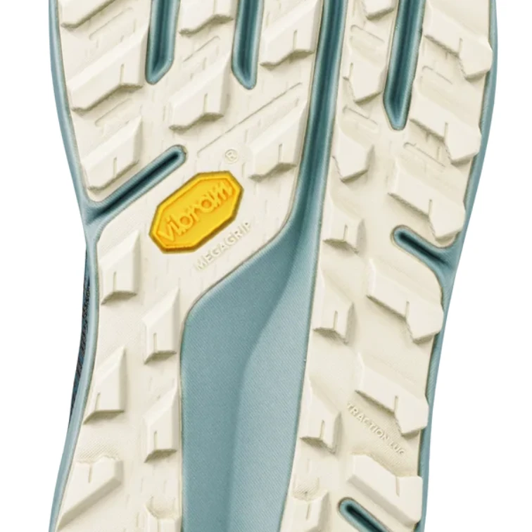 Đế Vibram® Megagrip - TractionLug™ với cấu trúc gai mới